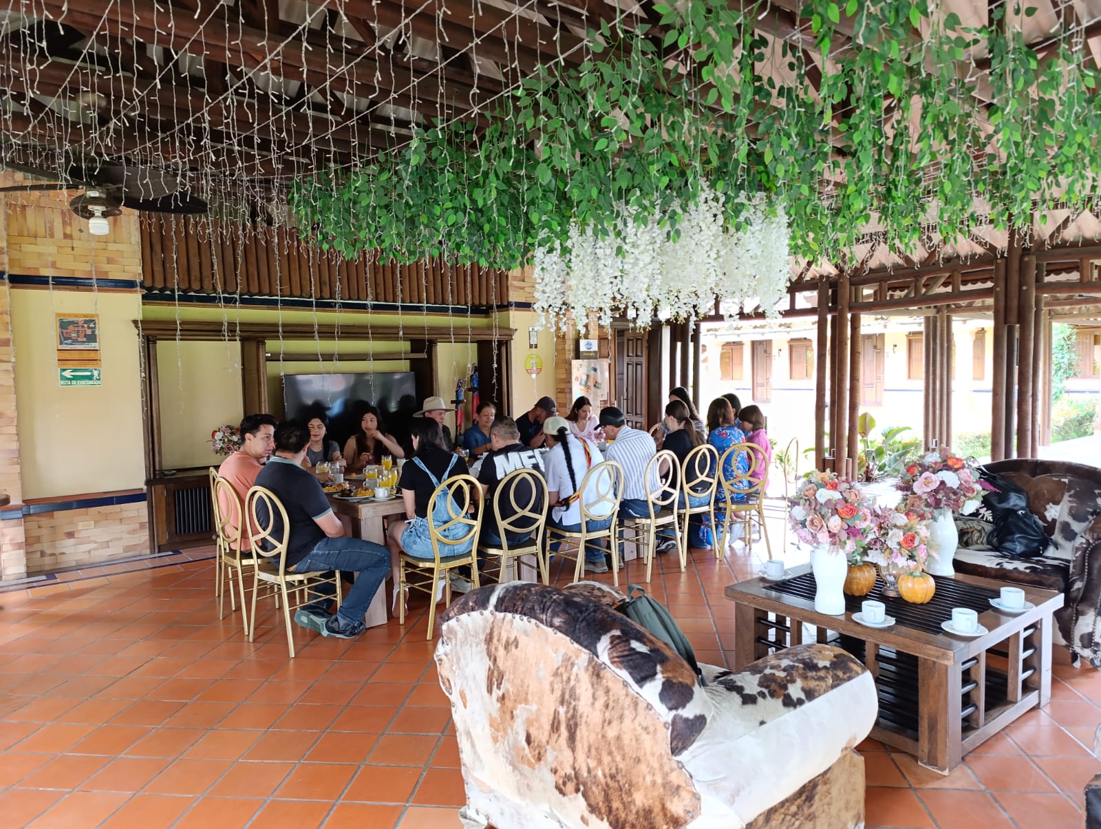 Fotos 15 años de Asocharolais, desayuno integración Hotel Campanario Villavicencio Julio 2024