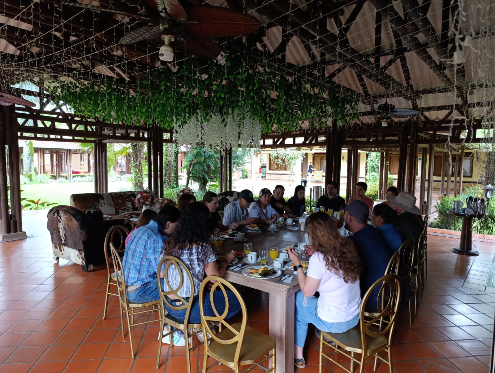Fotos 15 años de Asocharolais, desayuno integración Hotel Campanario Villavicencio Julio 2024